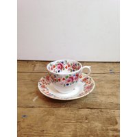 Vintage Unbenanntes Weiß Mit Rosa Und Orange Blumen Tasse Untertasse Guter Zustand. Sehr Hübsches Set von SwiftMillVintage