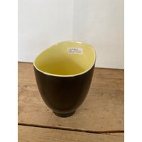 Vintage Weatherly Falcon Ware Zweifarbig Schwarz Und Gelb Eckig Glasierte Keramik Vase - in Gutem Zustand von SwiftMillVintage