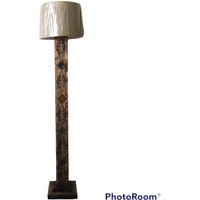 Massivholz Stehlampe, Handgeschnitzte Handgefertigte Kunstvolle Stehlampen, Lampe von SwingoDeutschland