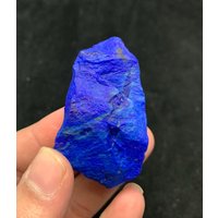 Seltener Natürlicher Lapislazuli Kristall | 290 Karat Roher Blauer Edelstein Blumenartige Formation Drittes Auge & Halschakra Stein Seltener Natürlicher Lapislazuli Kristall | 290 Karat Roher Blauer Edelstein Blumenartige Formation Drittes Auge & Halschakra Stein von SwissGemCraft