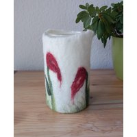 Windlicht Aus Filz Mit Rot-Grünem Blütenmuster Windlicht Aus Filz Mit Rot-Grünem Blütenmuster von SyPerFilz