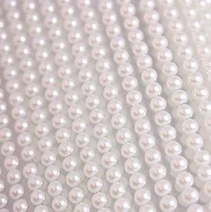 800 x selbstklebende Perlen 6 mm Wunderschöne kleine rund weiß Pearl Stick auf Streifen selbstklebend Perlen Verzierung 800 x selbstklebende Perlen 6 mm Wunderschöne kleine rund weiß Pearl Stick auf Streifen selbstklebend Perlen Verzierung von Syntego