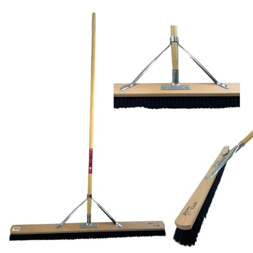 Synx Tools Robuster Hausbesen 80 cm Stabiler mit 150 cm Stiel Industriebesen Straßenbesen Hallenbesen Gartenbesen staubbindender Besen aus Holz, Kehrbesen und Stubenbesen innen, weiche Borsten Synx Tools Robuster Hausbesen 80 cm Stabiler mit 150 cm Stiel Industriebesen Straßenbesen Hallenbesen Gartenbesen staubbindender Besen aus Holz, Kehrbesen und Stubenbesen innen, weiche Borsten von Synx Tools