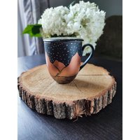 Kupfer Berge Tasse Mit Deckel Mondphasen Witchy Kaffeetasse von SzafranMugs