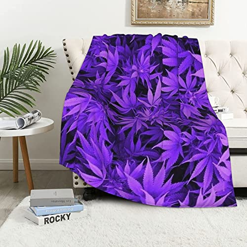 Lila Kuscheldecke Flauschig 150x200 cm Hanfblätter Fleecedecke auch als Wohndecke, Tagesdecke, Sofadecke Wohnzimmer Geeignet Überwurf Decke Sofa Kind Erwachsene Weich und Warme Decke von TACOKI