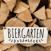 Schild Biergarten von TAFELWAERK