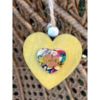 Naturholz Hängende Herzen. Original Holzherzen Zum Verschenken An Alle. Liebe Präsentiert Taordesigns 010 von TAORDesigns