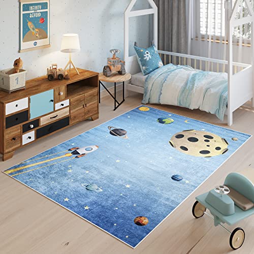 TAPISO Emma Teppich Waschbar bei 30 Grad Rakete Weltraum Planeten bedruckter Kinderteppich Antirutsch Kinderzimmer Jugendzimmer Modern ÖKO-TEX 120 x 170 cm von TAPISO