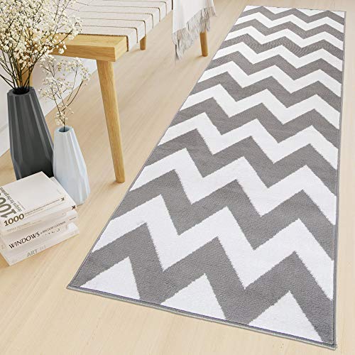 TAPISO Luxury Läufer Teppich Flur Korridor Kurzflor Brücke Designer Grau Weiss Modern Zig Zag Streifen Geometrisch Muster ÖKOTEX 80 x 270 cm TAPISO Luxury Läufer Teppich Flur Korridor Kurzflor Brücke Designer Grau Weiss Modern Zig Zag Streifen Geometrisch Muster ÖKOTEX 80 x 270 cm von TAPISO