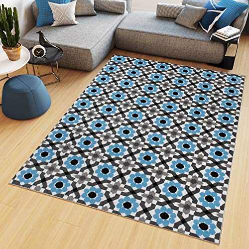 TAPISO Maya Teppich Kurzflor Wohnzimmer Modern Blau Grau Weiß Schwarz Floral Mosaik Geometrisch Schlafzimmer Esszimmer ÖKOTEX 140 x 200 cm von TAPISO