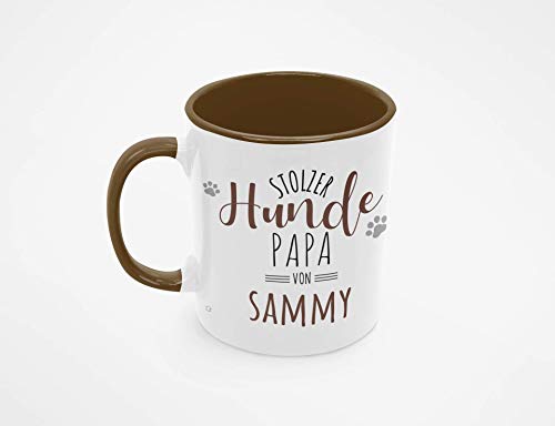 Personalisierte Kaffee-Tasse stolzer Hundepapa oder stolze Hundemama von [Hundename] personalisierte Geschenke Hundebesitzer - 330 ml - verschiede Designs (Hundepapa - Braun) von TASSENPALAST