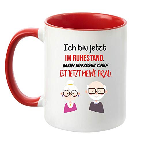 TassenTicker® - Ich bin jetzt im Ruhestand. Mein einziger Chef ist jetzt Meine Frau. '' - Kaffeetasse - Rente - Pension - Ruhestand - Geschenk - Geschenkidee (Rot) von TassenTicker