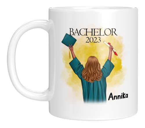 TassenTicker - Personalisierte Tasse - Bachelor - Abschluss - Geschenk - Prüfung - Bestanden - Kaffeetasse - Bachelorandin - Stundentin (Weiß), TT609 von TassenTicker