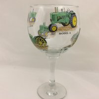 John Deere Tractor Designs Auf Großen Ballon Gin Gläsern von TAYLERMADEPRODUCTS
