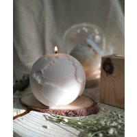 Wanderlust Globe Candle, Memory & Travel Gift Earth Candle Gifts For New Home, Skulpturales Kerzengeschenk, Hygge Home Decor von TDVCandleStudio