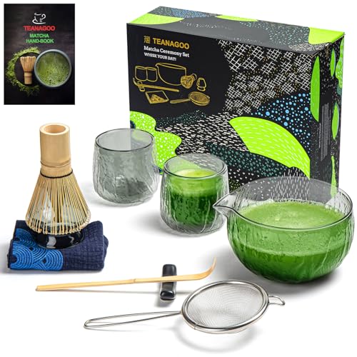 TEANAGOO Matcha Set Matcha Schneebesen Matcha Schale mit Ausgießer Schaufel Matcha Schneebesen Halter Teezubereitungsset. Japanisches Tee-Set (7 Stück) + 2 Tassen (5,6 oz), S22, dunkelgraues Glas von TEANAGOO