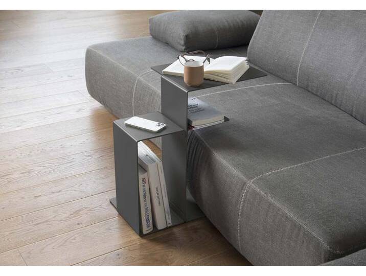 Grauer beistelltisch - große bücher - teebooks Grauer beistelltisch - große bücher - teebooks von TEEBOOKS