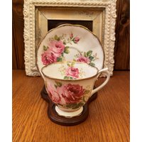 Royal Albert American Beauty, Gräfin Form, Teetasse Und Untertasse Royal Albert American Beauty, Gräfin Form, Teetasse Und Untertasse von TFBTreasures