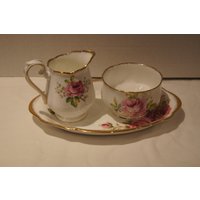 Royal Albert American Beauty Offene Mini-Zuckerdose, 110 Ml Milchkännchen Und Untere Platte Royal Albert American Beauty Offene Mini-Zuckerdose, 110 Ml Milchkännchen Und Untere Platte von TFBTreasures