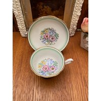 Royal Albert Handgemalter Blumenstrauß, Grün Und Gold Teetasse Untertasse Royal Albert Handgemalter Blumenstrauß, Grün Und Gold Teetasse Untertasse von TFBTreasures