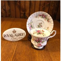 Royal Albert Moss Rose Teetasse Mit Untertasse Royal Albert Moss Rose Teetasse Mit Untertasse von TFBTreasures