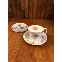 Royal Albert Tranquility Tasse Und Untertasse, Rosa Cabbage Rose Teetasse Untertasse Royal Albert Tranquility Tasse Und Untertasse, Rosa Cabbage Rose Teetasse Untertasse von TFBTreasures
