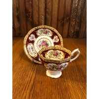 Teetasse Und Untertasse Mit in Vintage-Qualität Teetasse Und Untertasse Mit in Vintage-Qualität von TFBTreasures