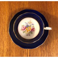 Vintage Birks Porzellan Teetasse Mit Untertasse Kobalt Blaues Blumenbouquet Vintage Birks Porzellan Teetasse Mit Untertasse Kobalt Blaues Blumenbouquet von TFBTreasures