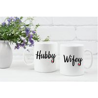 Ehemann Und Ehefrau Tassen-Set - Personalisiertes Hochzeitsgeschenk von TFGraphicsCornwall