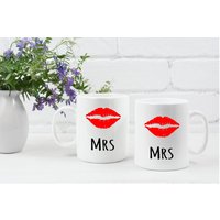Mrs & Tassen Set - Lippen Design, Hochzeitsgeschenk Mrs & Tassen Set - Lippen Design, Hochzeitsgeschenk von TFGraphicsCornwall