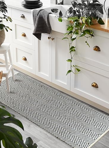 Area Rugs Handgewebter Holzkohle-Teppich für Wohnzimmer, Schlafzimmer, RagRug wendbar, Bauernhaus, dekorativ, großer Teppich, Innenbereich, Läufermatte für Flur, Eingangsbereich, 61 x 183 cm Area Rugs Handgewebter Holzkohle-Teppich für Wohnzimmer, Schlafzimmer, RagRug wendbar, Bauernhaus, dekorativ, großer Teppich, Innenbereich, Läufermatte für Flur, Eingangsbereich, 61 x 183 cm von THE BEER VALLEY