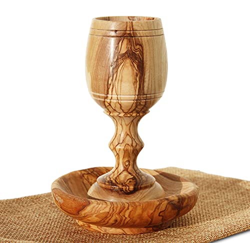 Communion Cup - The Lord's Supper - Kiddush - Olive Wood Cup and Olive Wood Bread Tray in Gift Bag Communion Cup - The Lord's Supper - Kiddush - Olive Wood Cup and Olive Wood Bread Tray in Gift Bag von THE JERUSALEM GIFT SHOP SINCE 2004