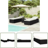 3-tlg. Garten-Sonnenliegen mit Teetisch Poly Rattan Schwarz - Sonnenliegen - Gartenmöbel - Lounge Möbel - Outdoor Furniture - Poolside Möbeln - The 3-tlg. Garten-Sonnenliegen mit Teetisch Poly Rattan Schwarz - Sonnenliegen - Gartenmöbel - Lounge Möbel - Outdoor Furniture - Poolside Möbeln - The von THE LIVING STORE