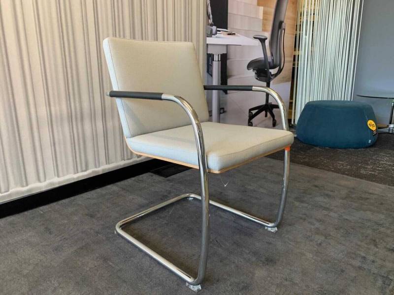 THONET Esszimmerstuhl Freischwinger Stoff Cava 3 124 Achatgrau Gestell Chrom von THONET
