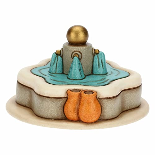 THUN - Krippe 2022 - Figur Krippe Brunnen aus Keramik von Hand verziert - Linie Krippe Klassische - 12 x 12 x 7 cm H von THUN