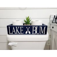 Lake Bum Toilettenpapierhalter - Kabine Badezimmer Dekor Holzkiste Aufbewahrungsbox Toilettenpapier Box Lakehouse von TJsCustomFurniture