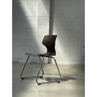 Elmar Flötotto | Spielholz Designklassiker Stapelbar Chrom Stuhl von TLSMNFurniture