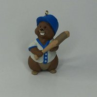 Vtg Hallmark Andenken Beschäftigt Batter Biber Baseball Spieler Weihnachten Ornament W/Bat 1994 Neu von TNBonBonsBoutique