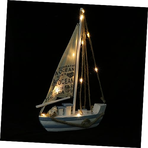 TOGEVAL Mediterranes Segelboot Modell mit LED Beleuchtung Holzboot Dekoration für Wohnzimmer Schlafzimmer und Büro Stilvolles Nautisches Ornament ohne Batterie TOGEVAL Mediterranes Segelboot Modell mit LED Beleuchtung Holzboot Dekoration für Wohnzimmer Schlafzimmer und Büro Stilvolles Nautisches Ornament ohne Batterie von TOGEVAL