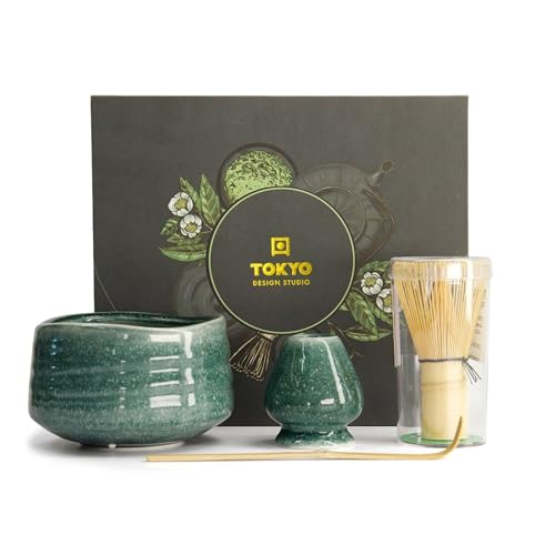 TOKYO design studio – 4-teiliges Matcha Set in hochwertiger Geschenkverpackung - mit Matchaschale, Bambusbesen, Bambuslöffel & Teebesenhalter - Traditionelle Teezeremonie – Edle Keramik in Türkisgrün von TOKYO design studio