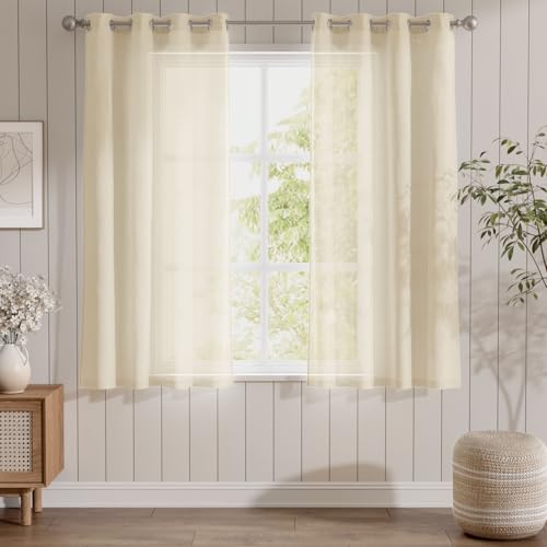 TOPICK Voile Vorhang Mit Ösen Kurz Sheer Vorhänge Transparent Gardine Gaze Paarig Ösenschals für Wohnzimmer Schlafzimmer Küche 145 cm x 140 cm(HxB) 2er - Set Hell Beige von TOPICK