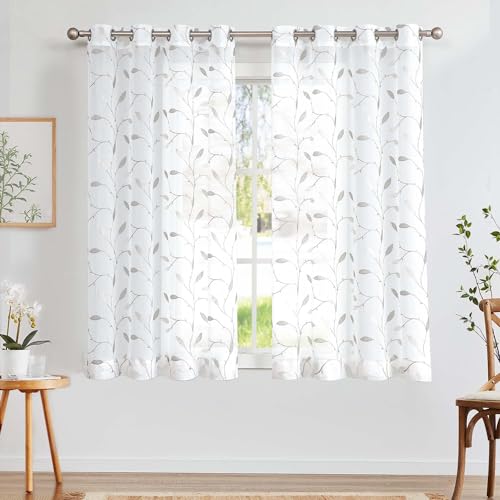 TOPICK Sheer Vorhang Voile Gardinen mit Ösen Blätter Stickerei Transparent Ösenschal Gaze Paarig Ösenschals Blatt für Wohnzimmer Schlafzimmer Stores Gardinen Dekor 2er Set Grau auf Weiß 140x145 cm von TOPICK