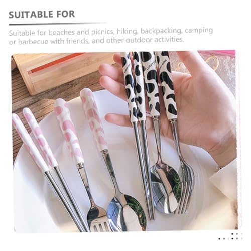 TOPPERFUN Tragbares Reisebesteck mit Schwarzem Kuh design Edelstahl Camping Utensilien mit Gabel Löffel Essstäbchen und Praktischem Etui für Erwachsene TOPPERFUN Tragbares Reisebesteck mit Schwarzem Kuh design Edelstahl Camping Utensilien mit Gabel Löffel Essstäbchen und Praktischem Etui für Erwachsene von TOPPERFUN