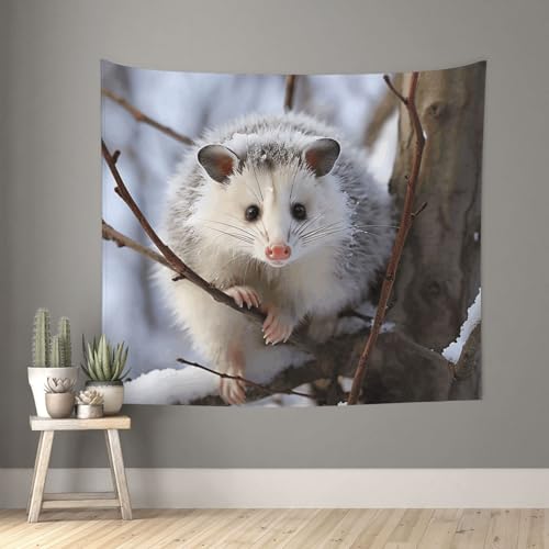 TOXOCMDKLE Ästhetischer Wandteppich, Wandteppich für Wohnzimmer, Opossum im Schnee, Wandteppich, Heimdekoration, Decke, Wandkunst, Banner, Poster für Schlafzimmer, Wohnheim, 130 x 152 cm TOXOCMDKLE Ästhetischer Wandteppich, Wandteppich für Wohnzimmer, Opossum im Schnee, Wandteppich, Heimdekoration, Decke, Wandkunst, Banner, Poster für Schlafzimmer, Wohnheim, 130 x 152 cm von TOXOCMDKLE