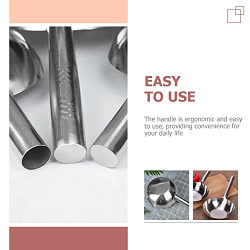 TOYANDONA Edelstahl Wasserschöpflöffel mit Ergonomischem Griff Rostfrei und Verschleißfest Mittelgroß Vielseitig Einsetzbar für Küche und Garten Langlebiger Dicker Wasserschöpfer von TOYANDONA