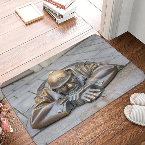 Fußmatte mit der Statue eines Kanalarbeiters aus Bronze rutschfest für Bad und Küche für Garten Garage Tür Boden Eingang Teppich-24x36 inch von TPDODON