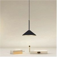 Trade Shop - moderne pendelleuchte mit dreieckigem lampenschirm aus schwarzgoldem eisen E27 33863 - Trade Shop - moderne pendelleuchte mit dreieckigem lampenschirm aus schwarzgoldem eisen E27 33863 - von TRADE SHOP TRAESIO