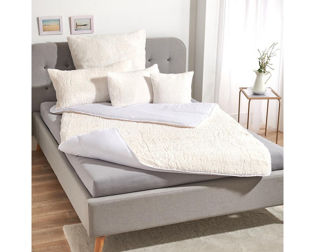 TRAUMSCHLAF Kunstfaserbettdecke Teddy Flausch, Füllung: 100% Polyester, Bezug: 100% Polyester, angenehm kuschelig von TRAUMSCHLAF