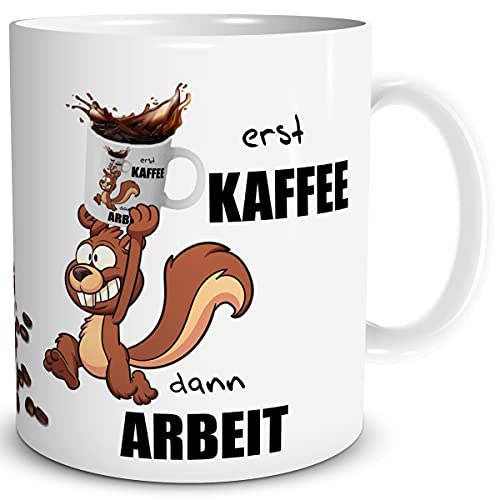 TRIOSK Tasse Eichhörnchen mit Spruch lustig Erst Kaffee Dann Arbeit Geschenk für Kaffeeliebhaber Büro Kollegen Frauen Männer Kaffeefreunde Weiß, Keramik 300ml von TRIOSK