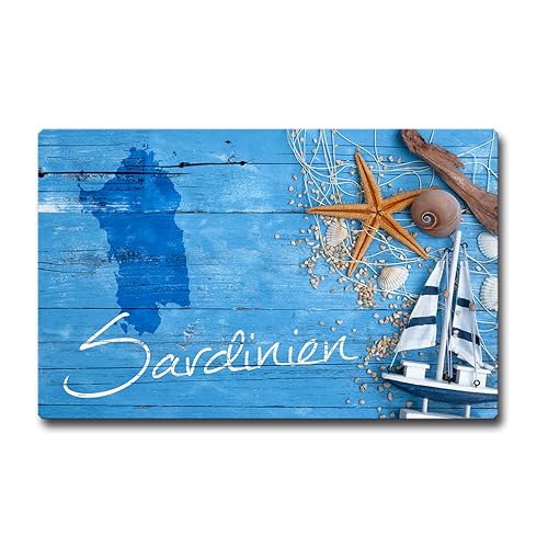 TRIOSK Kühlschrankmagnete Italien Magnet Insel Sardinien Spruch Souvenir Geschenk Mediterran für Reiselustige Frauen Männer Weltenbummler Kühlschrank stark eckig groß 85x55 mm von TRIOSK